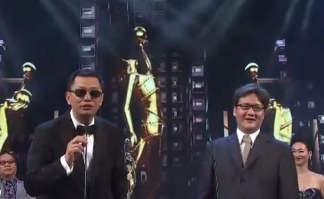 给港圈“雄竞”跪了！冰球突破网站简直要(图9)