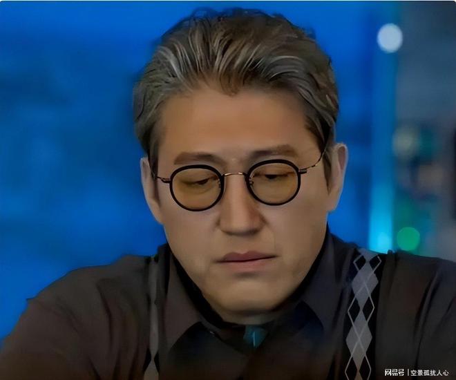 肥胖满脸皱纹不敢认在张译手下打工冰球突破演员赵龙豪现状曝光身材(图4)