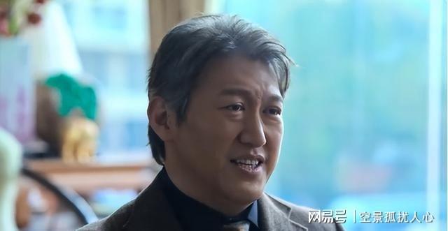 肥胖满脸皱纹不敢认在张译手下打工冰球突破演员赵龙豪现状曝光身材(图6)